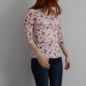 ❣️SOLD | GUESS Women's Lace Blush Top